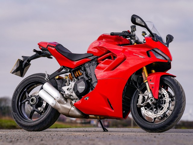 Thiết kế đẹp mắt trên Ducati Supersport 950 2021